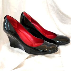 Gucci black logo patent leather Wedge heel shoes size 8B
